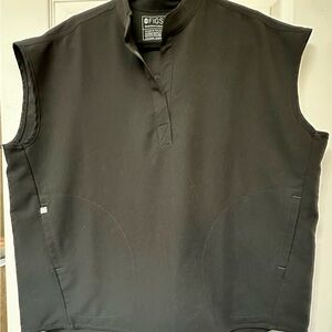 FIGS Technical Collection Rafaela oversized scrub top in Black size L